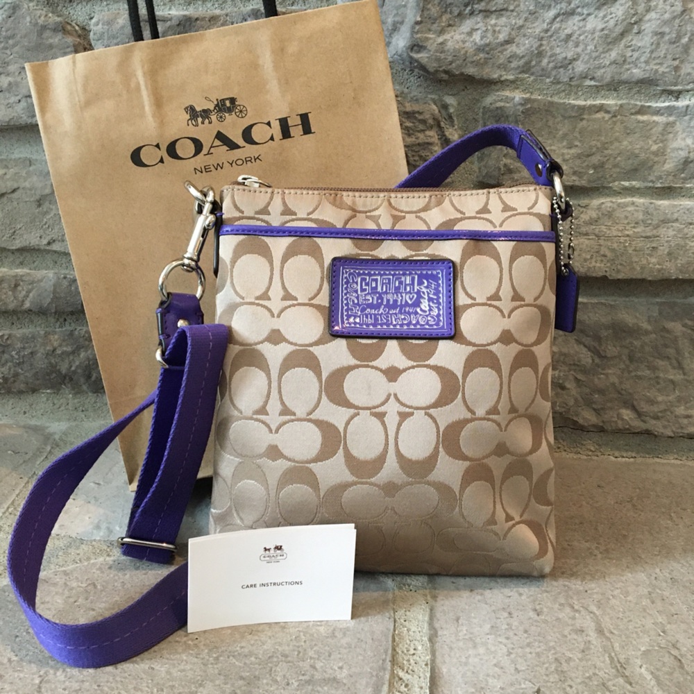 🌷Summer Sale!🌷 Coach Crossbody Swingpack - Purple/Tan